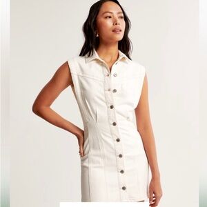 Abercrombie & Fitch collared denim shirt dress in cream/white. Size XXS Petite.